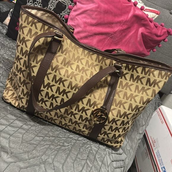 Michael Kors MK Monogram Signature Logo Brown Tan Large Tote Shoulder Bag - Picture 4 of 8